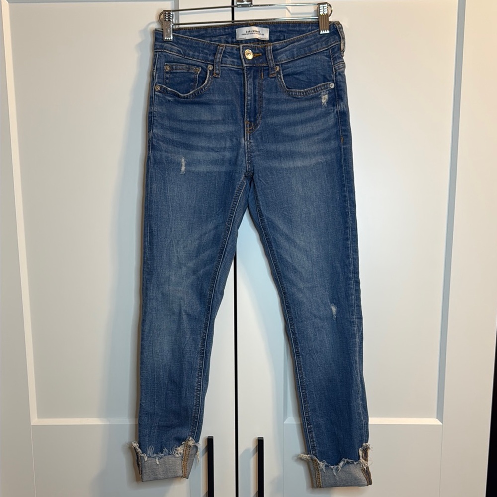 Zara Blue Ankle Cropped Jeans with Frayed Hem